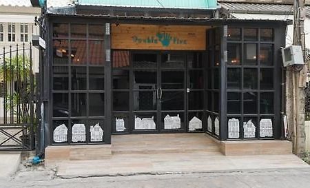 Hostel Double Five Bangkok Exterior foto